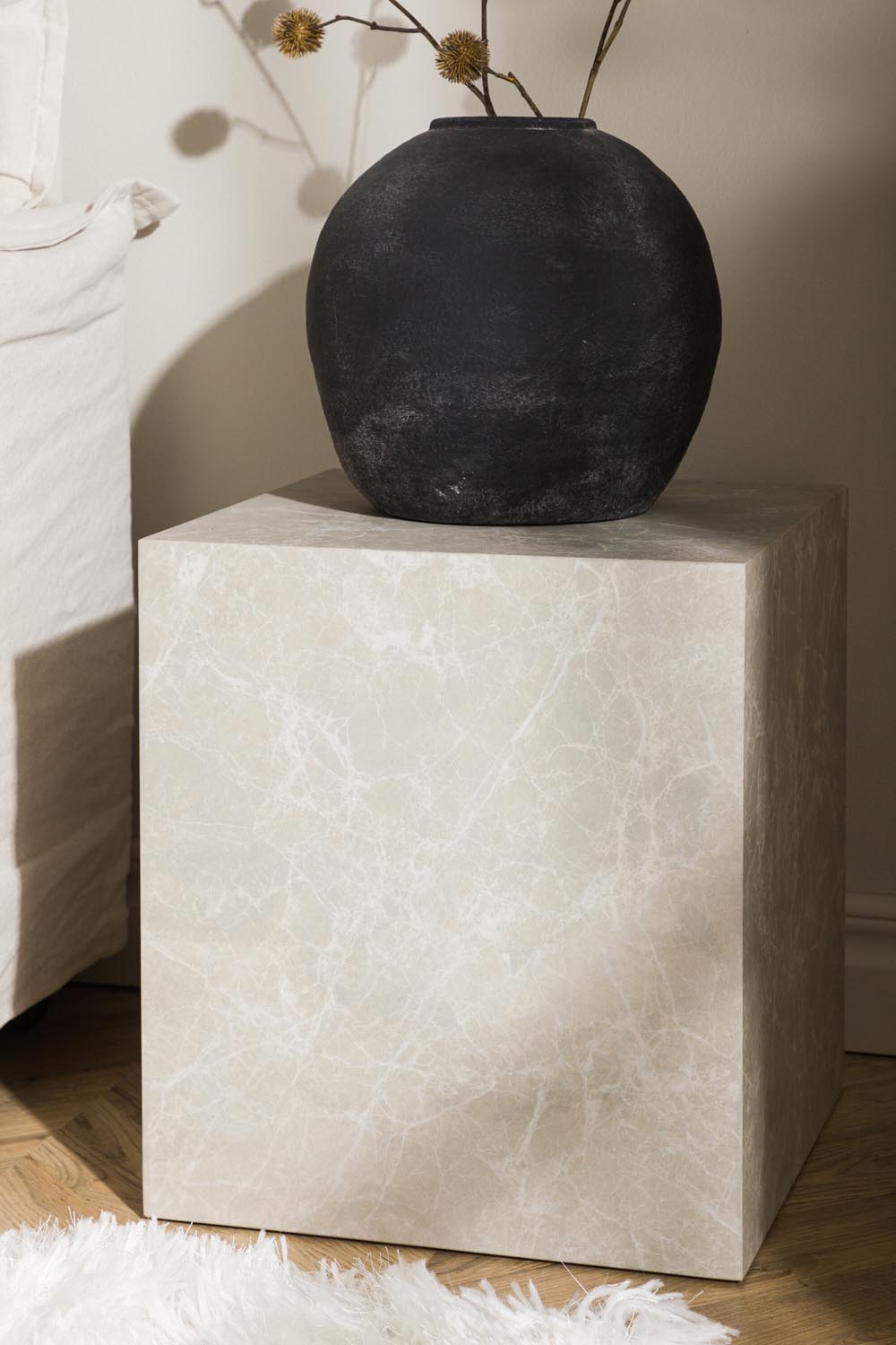 York Coffee Tisch High in Beige präsentiert im Onlineshop von KAQTU Design AG. Beistelltisch ist von Venture Home