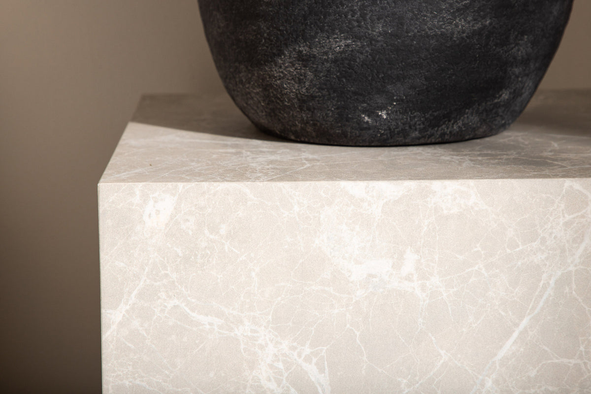 York Coffee Tisch High in Beige präsentiert im Onlineshop von KAQTU Design AG. Beistelltisch ist von Venture Home