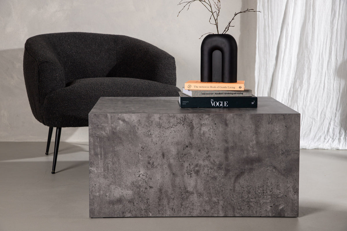 York Coffee Tisch Low in Dunkelgrau präsentiert im Onlineshop von KAQTU Design AG. Beistelltisch ist von Venture Home
