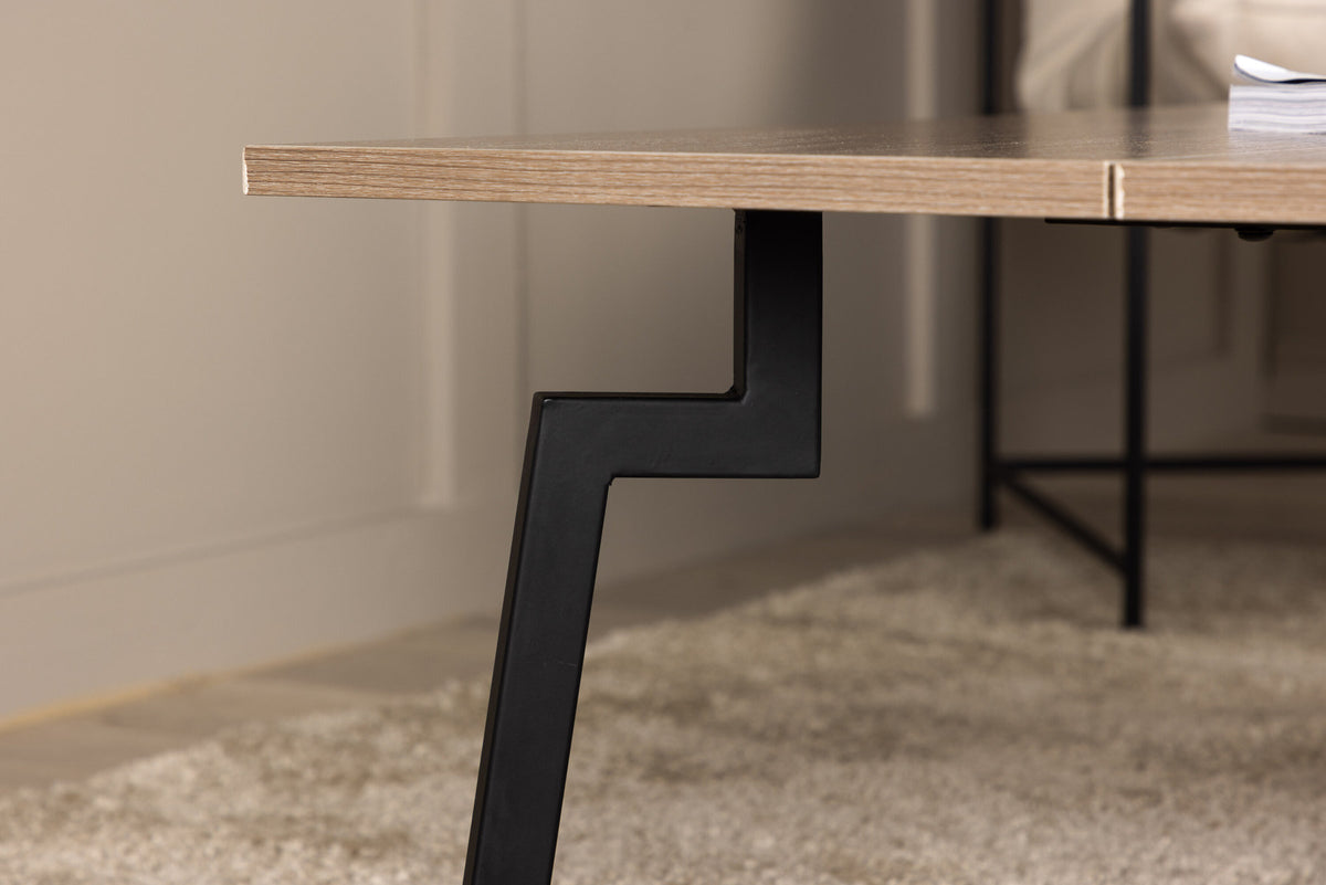 Bethan Beistelltisch in Nussbaum präsentiert im Onlineshop von KAQTU Design AG. Beistelltisch ist von Venture Home
