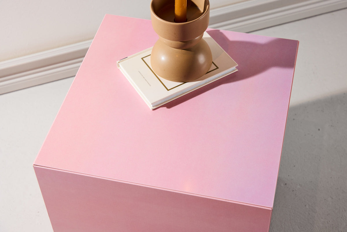 York Couchtisch in Pink präsentiert im Onlineshop von KAQTU Design AG. Couchtisch ist von Venture Home