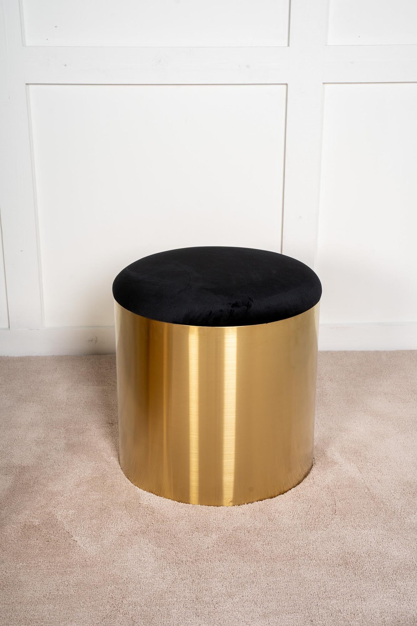 Puff Hocker in Gold präsentiert im Onlineshop von KAQTU Design AG. Pouf ist von Furniture Fashion