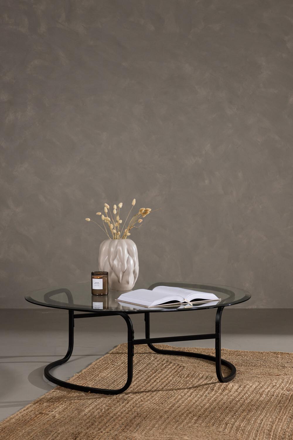 Lomma Beistelltisch in Schwarz präsentiert im Onlineshop von KAQTU Design AG. Beistelltisch ist von Furniture Fashion