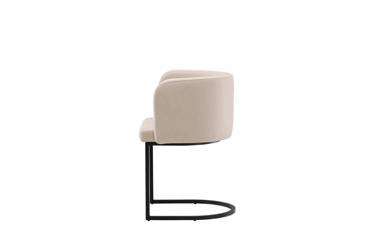 Simrishamn Stuhl in Beige präsentiert im Onlineshop von KAQTU Design AG. Schalenstuhl mit Armlehne ist von Furniture Fashion