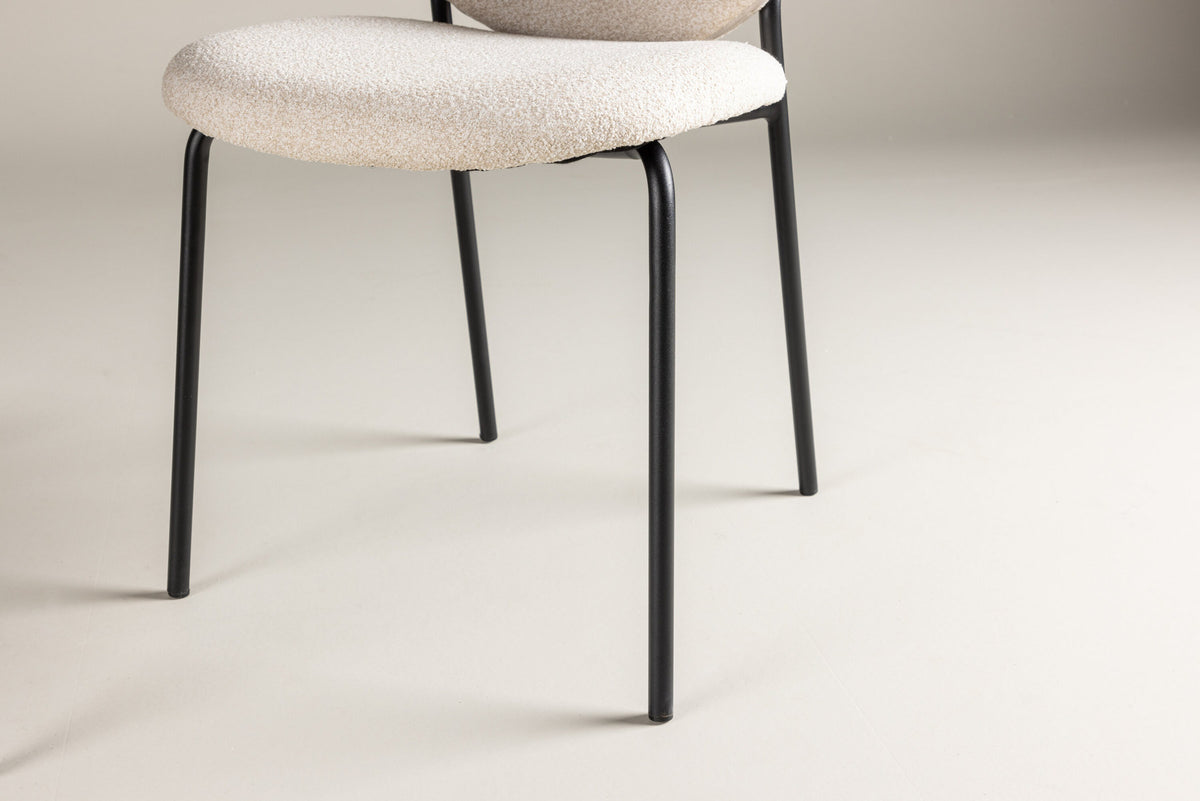 Vault Esszimmerstuhl in Beige präsentiert im Onlineshop von KAQTU Design AG. Stuhl ist von Venture Home
