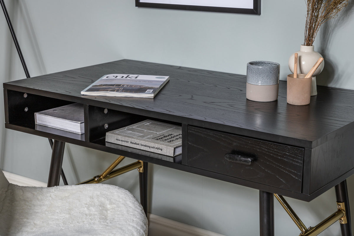 Gold Schreibtisch in Schwarz präsentiert im Onlineshop von KAQTU Design AG. Schreibtisch ist von Venture Home