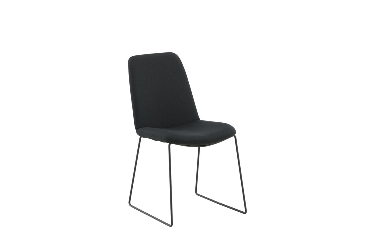 Muce Stuhl in Schwarz präsentiert im Onlineshop von KAQTU Design AG. Stuhl ist von Venture Home