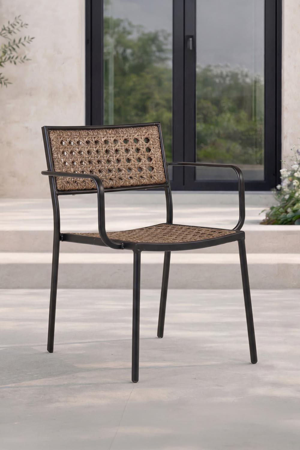 Paola Stuhl in Natur präsentiert im Onlineshop von KAQTU Design AG. Gartenstuhl mit Armlehnen ist von Venture Home