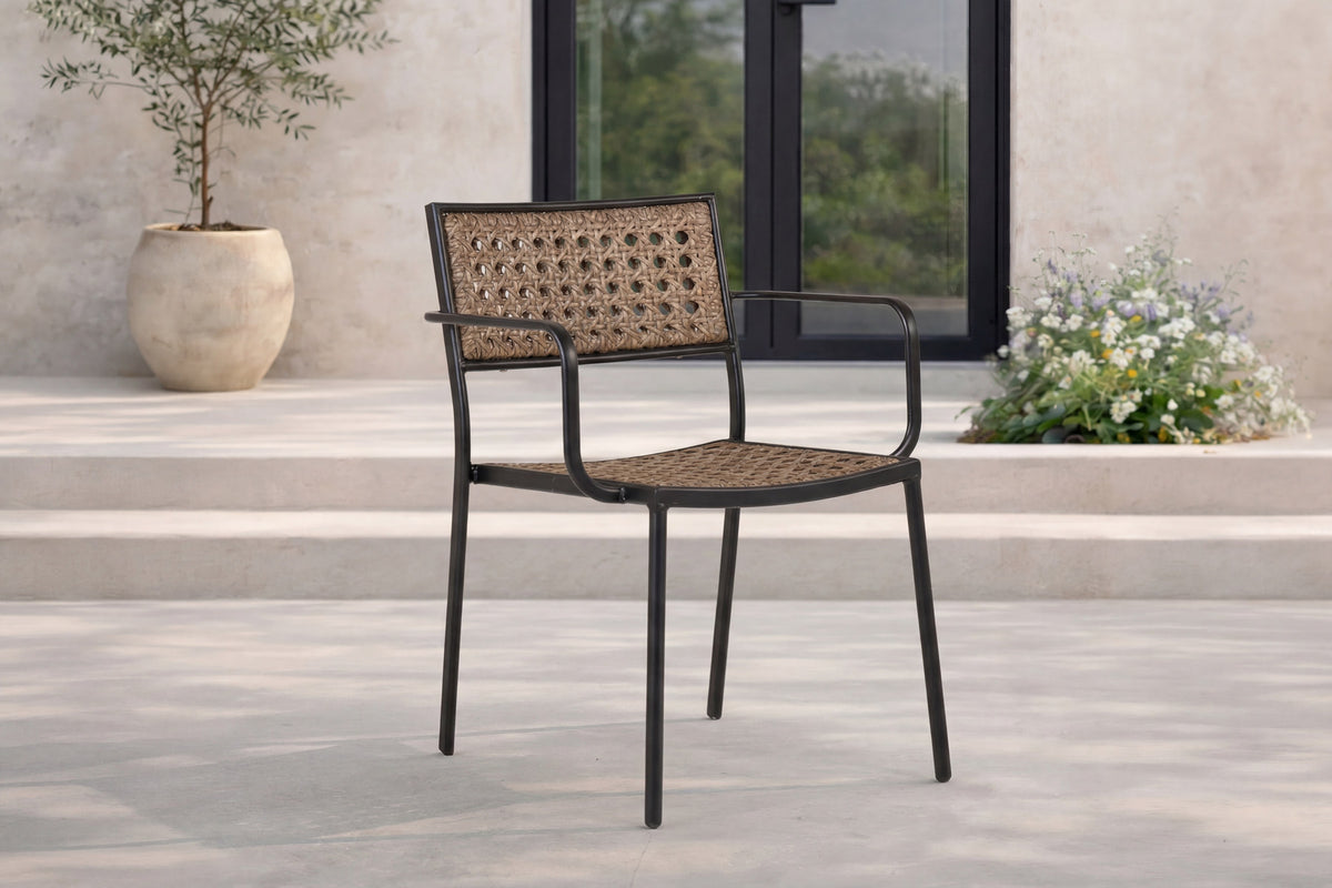 Paola Stuhl in Natur präsentiert im Onlineshop von KAQTU Design AG. Gartenstuhl mit Armlehnen ist von Venture Home