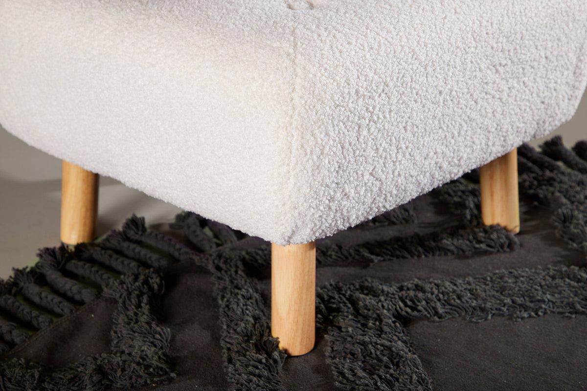 Salina Ottomane / Pouf in Weiss präsentiert im Onlineshop von KAQTU Design AG. Ottoman ist von Venture Home