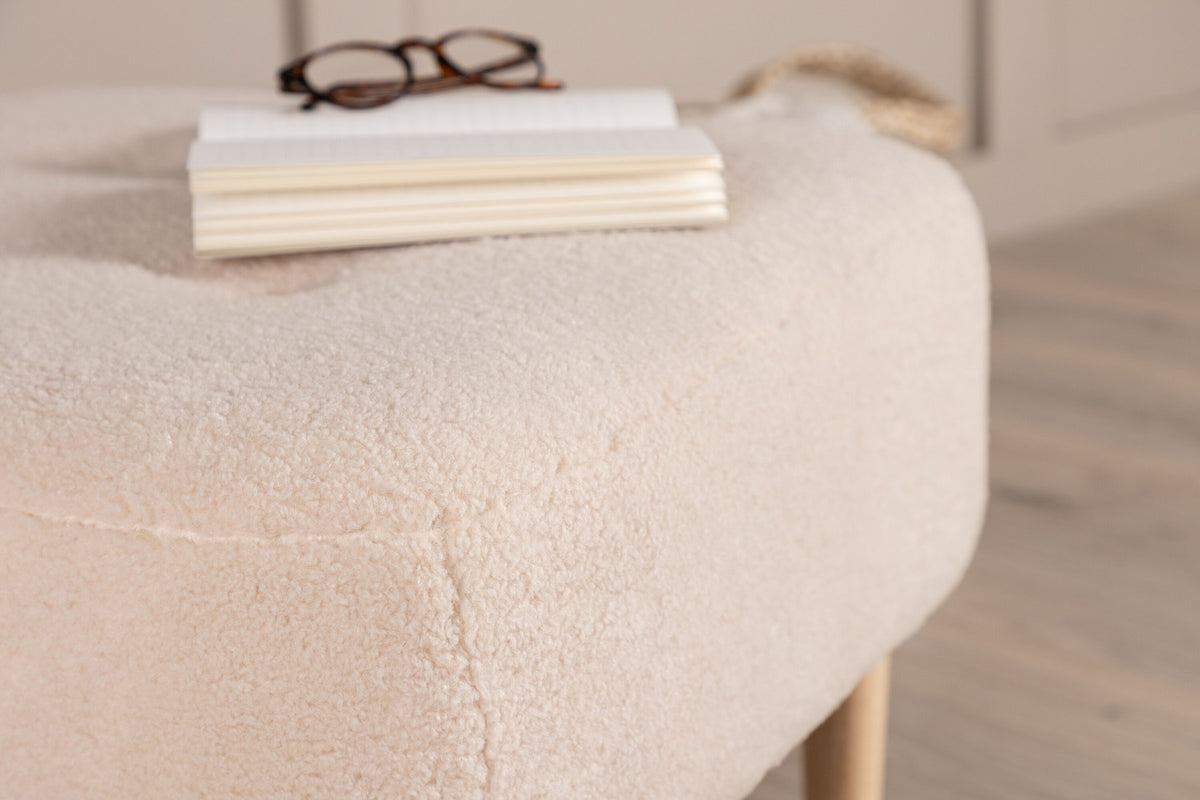 Salina Ottomane / Pouf in Weiss präsentiert im Onlineshop von KAQTU Design AG. Pouf ist von Venture Home