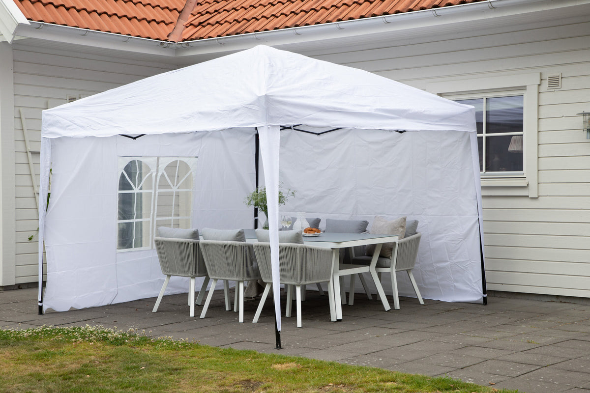Easy Up Outdoor Schatten in Weiss präsentiert im Onlineshop von KAQTU Design AG. Pavillon ist von Venture Home