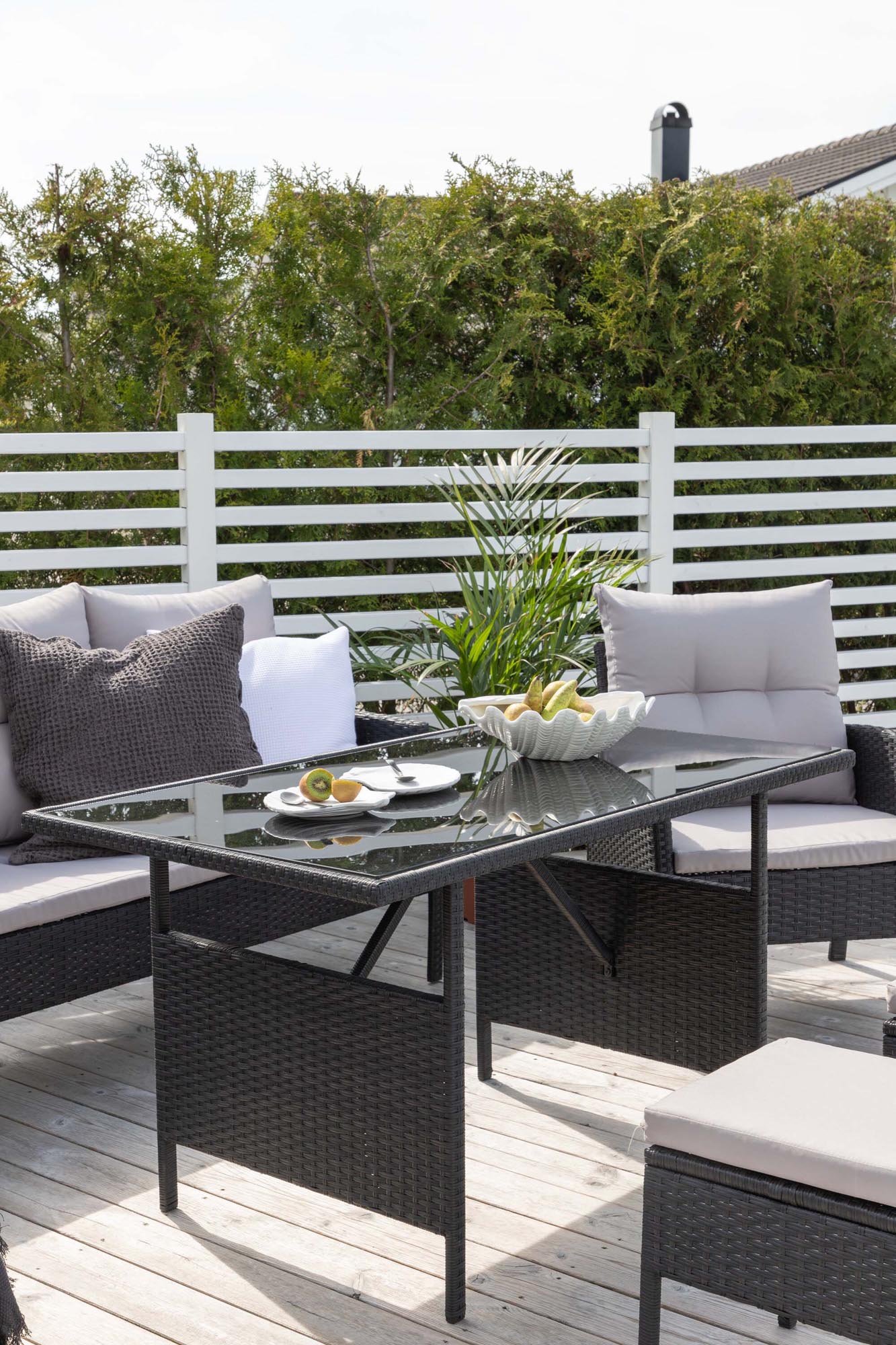 Knock Sofa Outdoorset 120cm in Schwarz / Grau präsentiert im Onlineshop von KAQTU Design AG. Loungeset ist von Venture Home