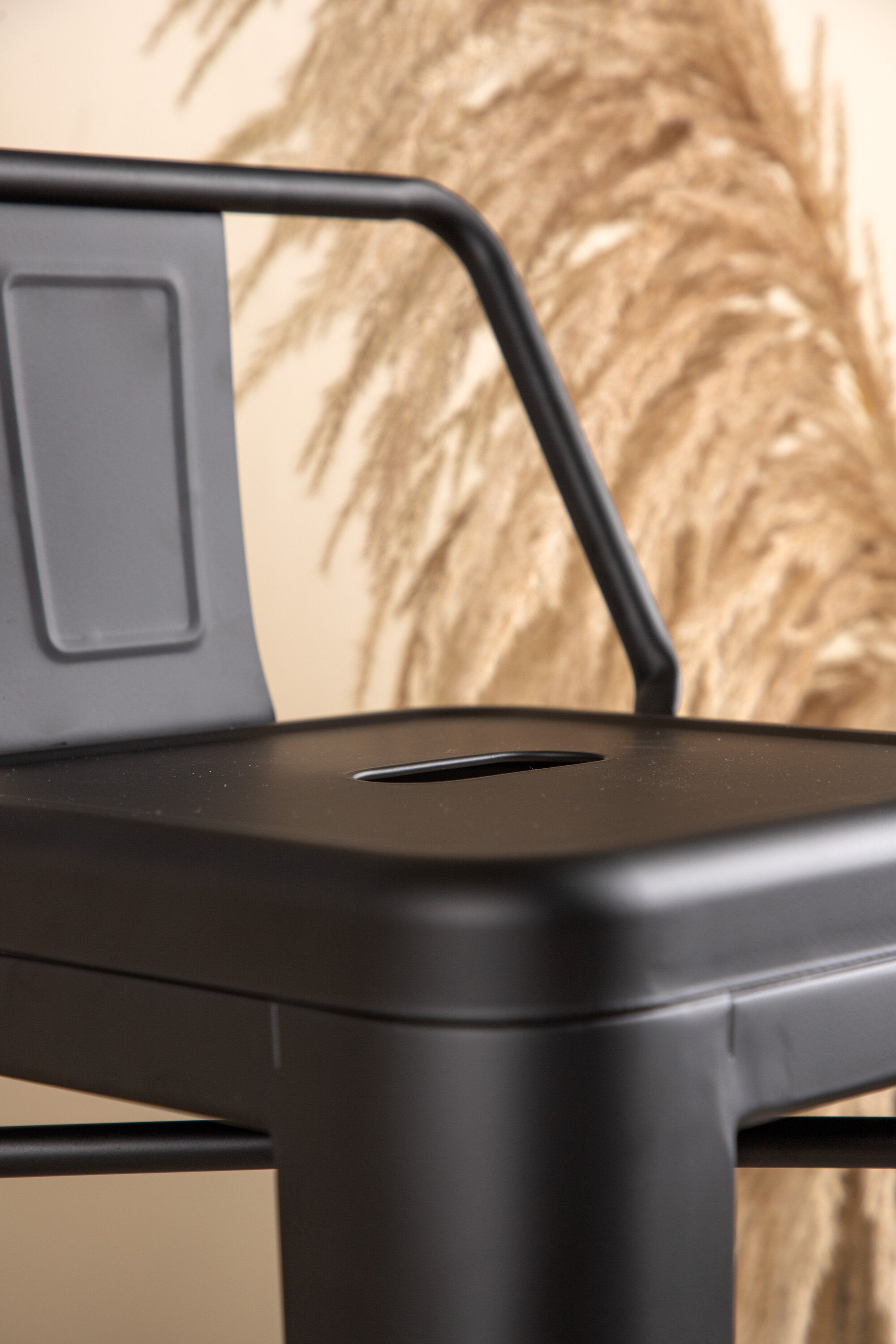 Tempe Barstuhl in Schwarz präsentiert im Onlineshop von KAQTU Design AG. Barstuhl ist von Venture Home