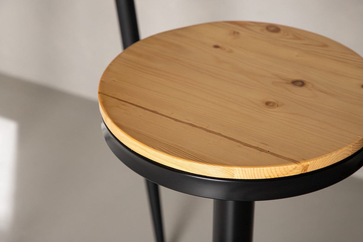Conway Barstuhl in Schwarz präsentiert im Onlineshop von KAQTU Design AG. Barhocker ist von Venture Home