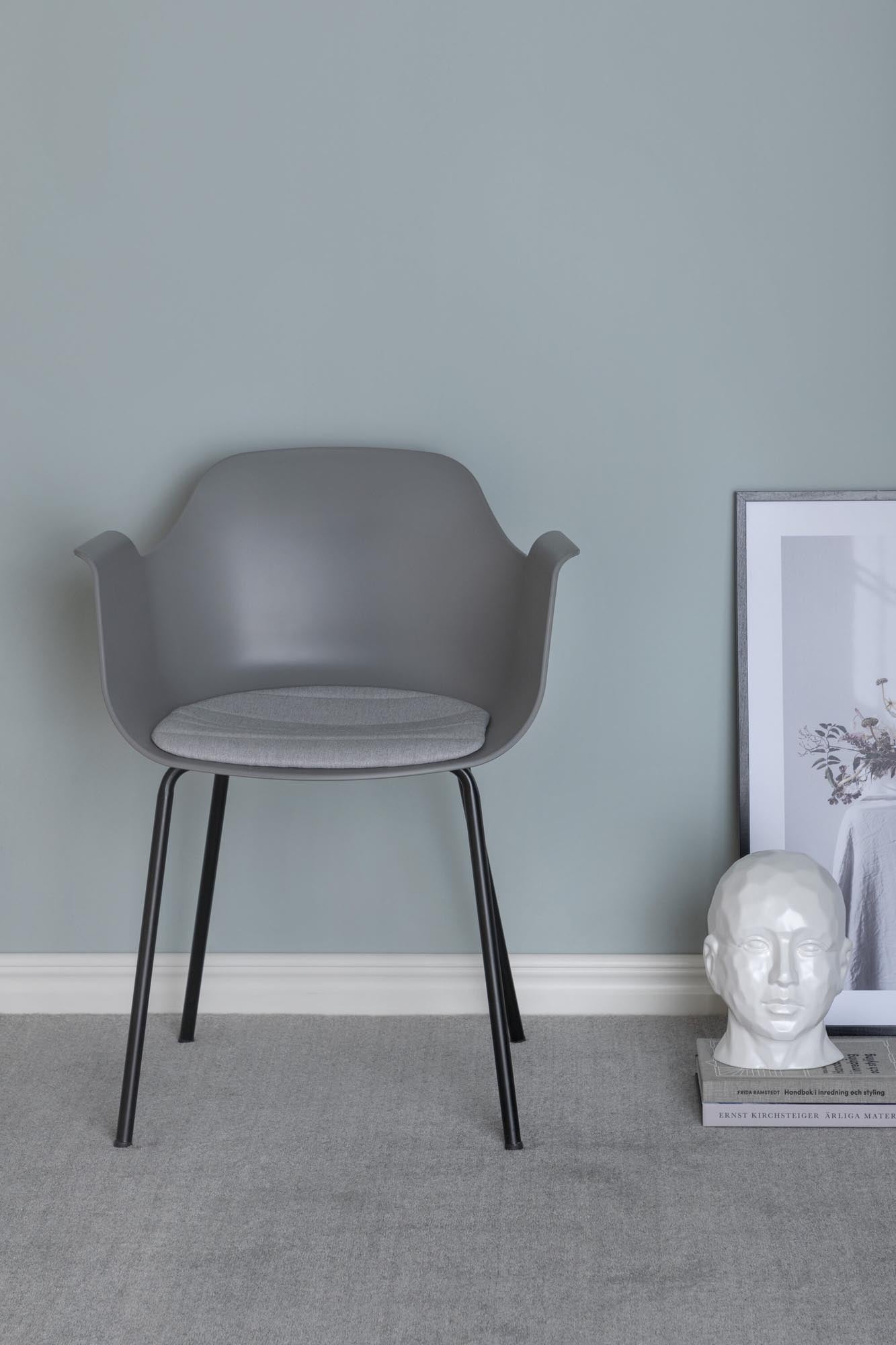 Comfort Plastic Stuhl in Grau präsentiert im Onlineshop von KAQTU Design AG. Stuhl mit Armlehne ist von Venture Home