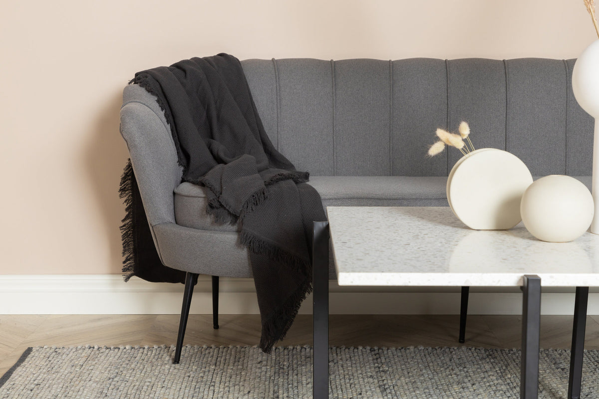 Calais Sofa in Grau präsentiert im Onlineshop von KAQTU Design AG. 3er Sofa ist von Venture Home