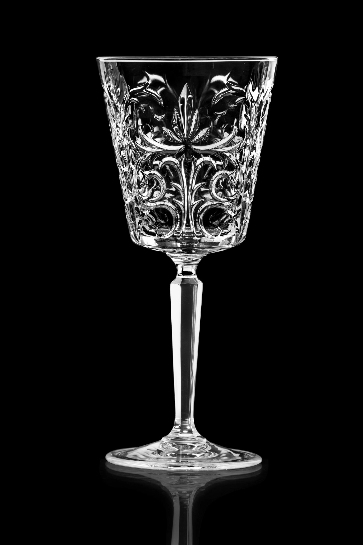 Stilvolles 6er Set Tattoo Weingläser von RCR, ideal für besondere Anlässe, Ø8.8 cm, H19.4 cm, 29cl, vereint Eleganz und Funktionalität.