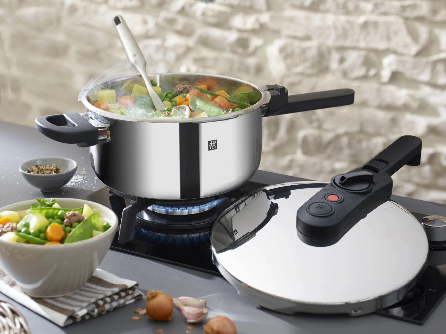 Zwilling Ecoquick II: 6l Schnellkochtopf für energiesparendes Kochen.