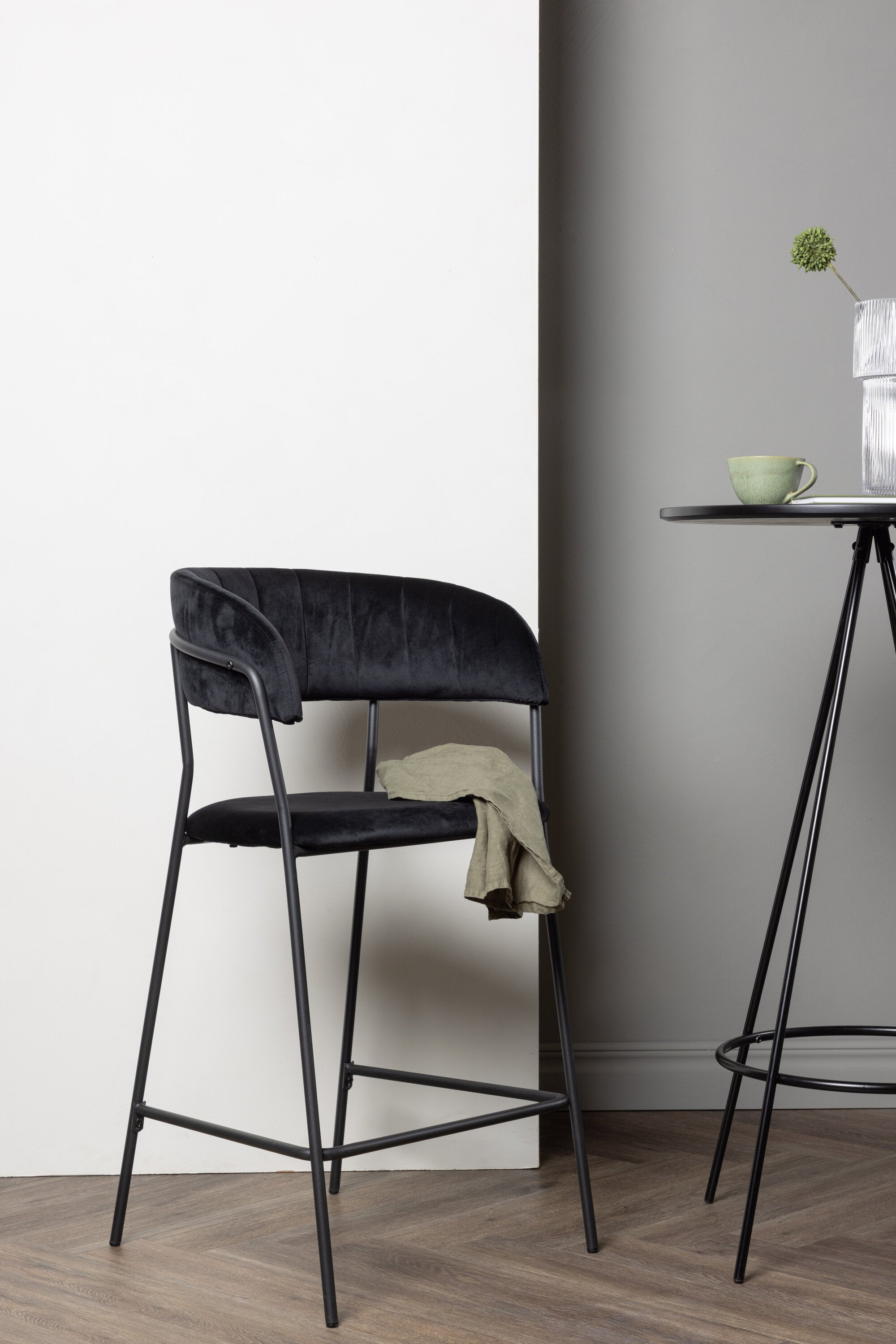 Lui Barstuhl in Schwarz präsentiert im Onlineshop von KAQTU Design AG. Barstuhl ist von Venture Home