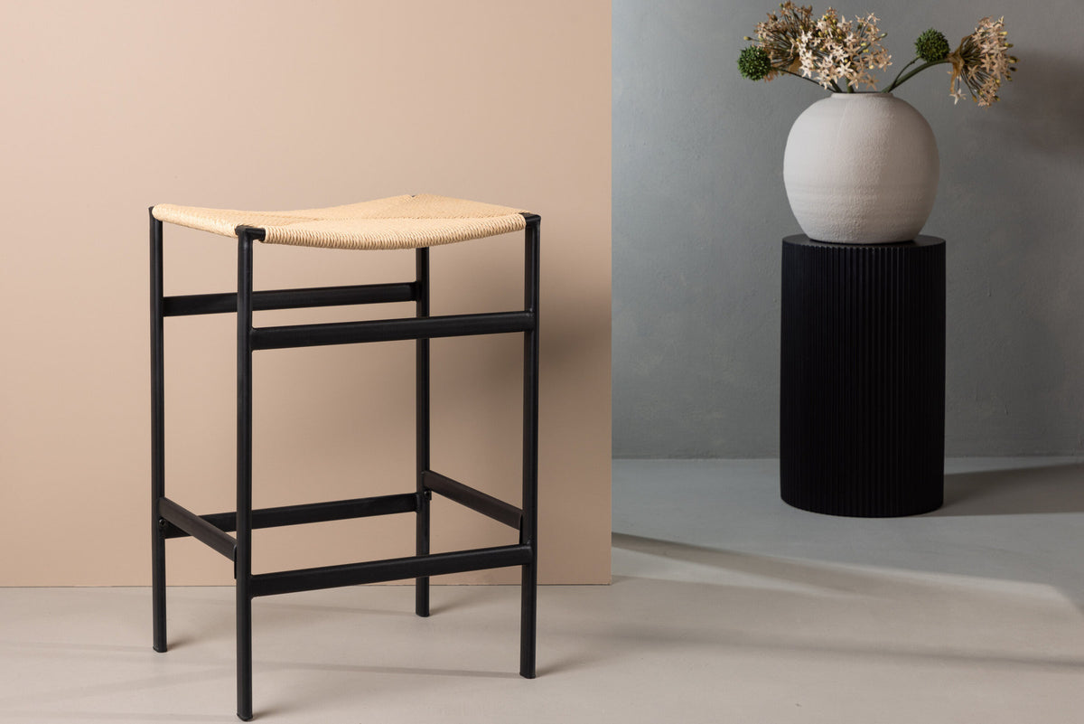 Polly Barstuhl in Natur präsentiert im Onlineshop von KAQTU Design AG. Barhocker ist von Venture Home