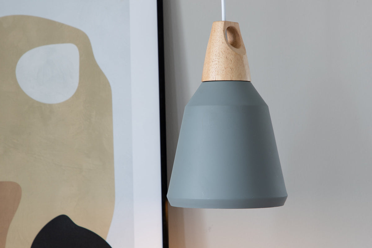 Nao Pendelleuchte in Dunkelgrau präsentiert im Onlineshop von KAQTU Design AG. Pendelleuchte ist von Venture Home