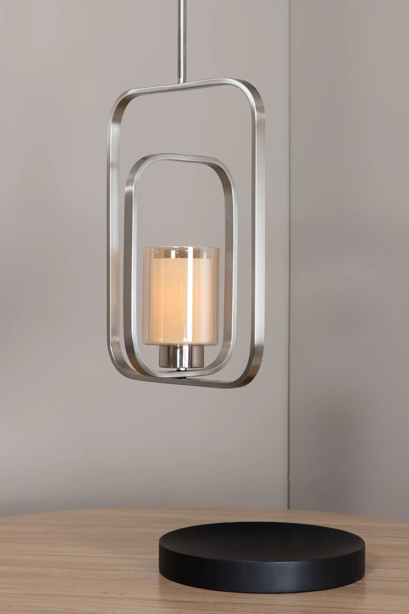 Aludra Pendelleuchte: Modernes Highlight für Ihr Zuhause.