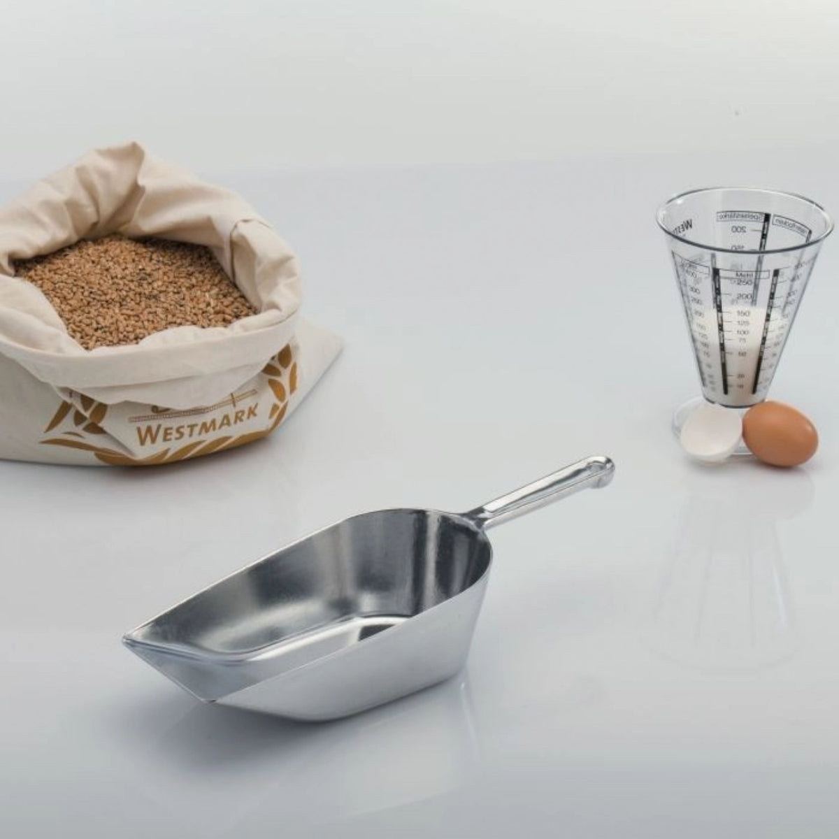 Grossschaufel Hygia, 35x12x7.5cm, 1.1 lt in Silber präsentiert im Onlineshop von KAQTU Design AG. Backutensilien ist von Westmark