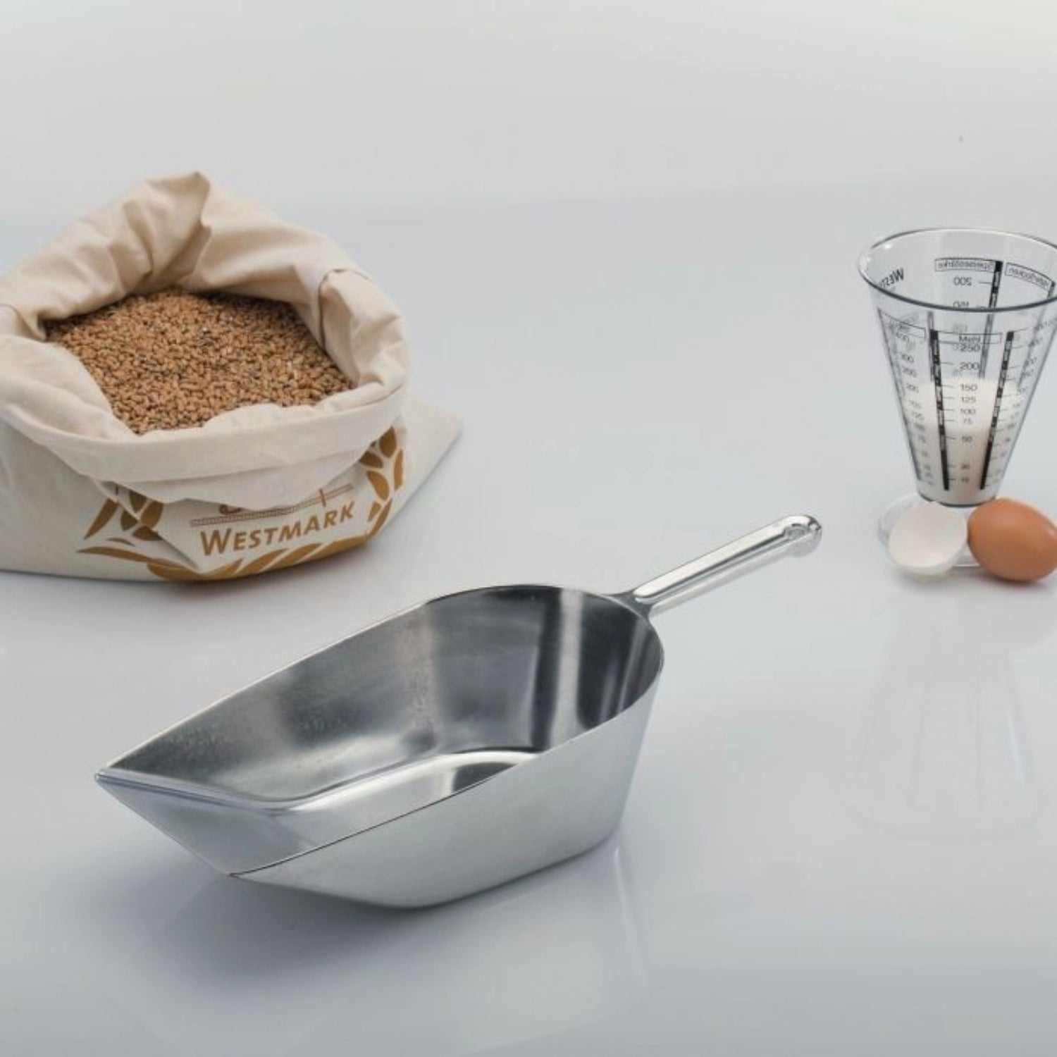 Große Hygia-Schaufel von Westmark, 43x18x10.5cm, 2.58L, ideal für vielseitige Anwendungen in Haushalt und Küche.