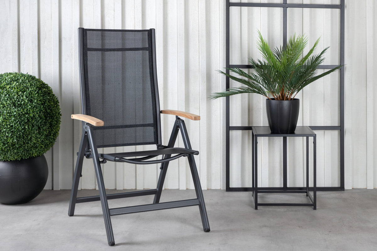 Panama Gartenstuhl Light in Schwarz präsentiert im Onlineshop von KAQTU Design AG. Gartenstuhl mit Armlehnen ist von Venture Home