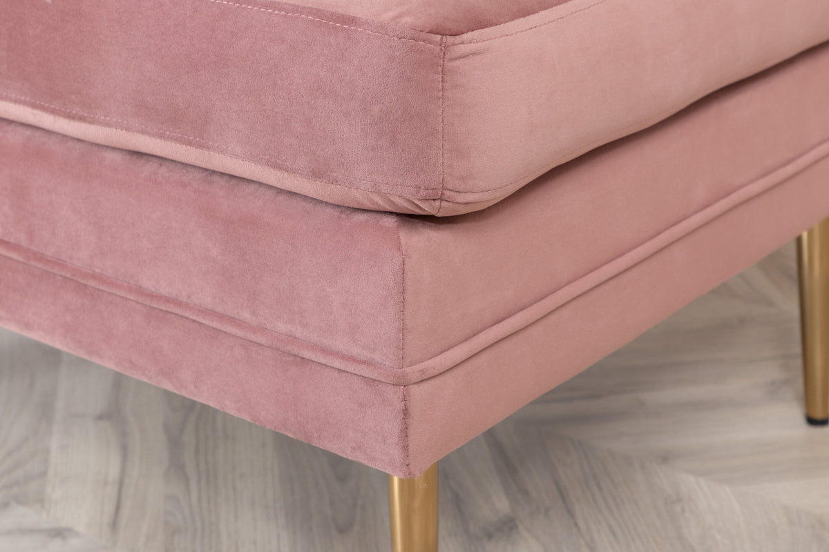 Boom Ottoman / Pouf in Rosa präsentiert im Onlineshop von KAQTU Design AG. Ottoman ist von Venture Home