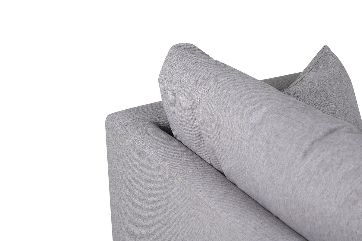 Sofia Sessel in Grau präsentiert im Onlineshop von KAQTU Design AG. Sessel mit Armlehnen ist von Venture Home