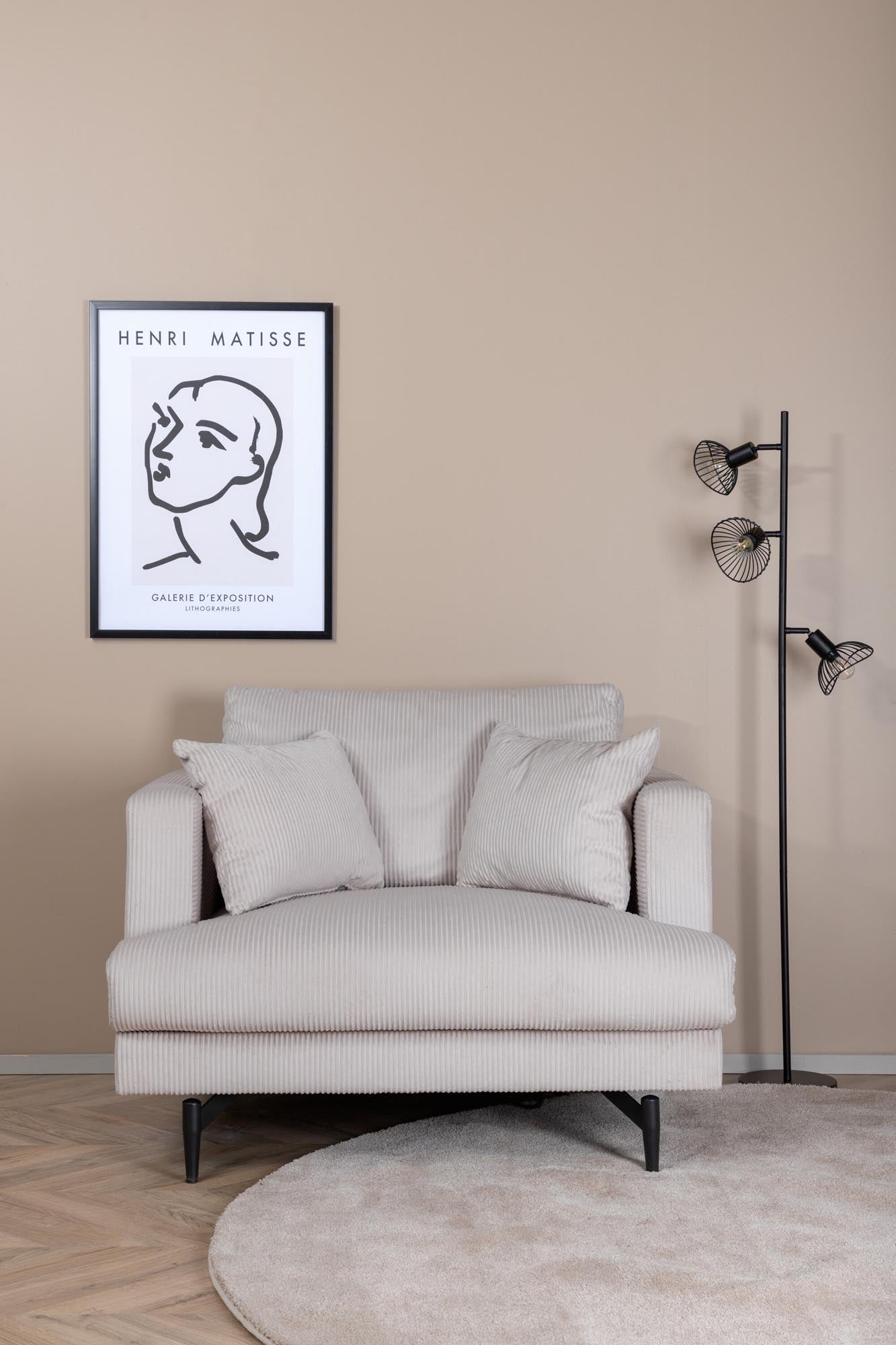 Sofia Sessel in Beige präsentiert im Onlineshop von KAQTU Design AG. Sessel mit Armlehnen ist von Venture Home