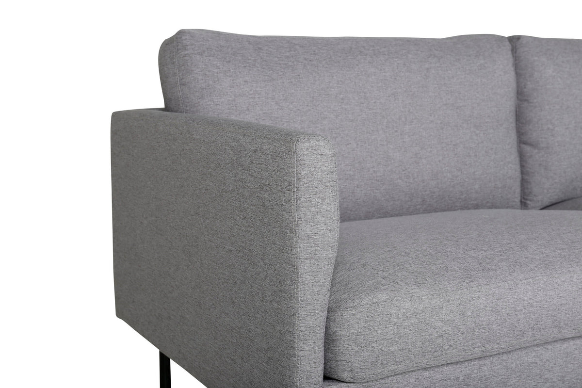 Zoom 2er Sofa in Grau präsentiert im Onlineshop von KAQTU Design AG. 2er Sofa ist von Venture Home