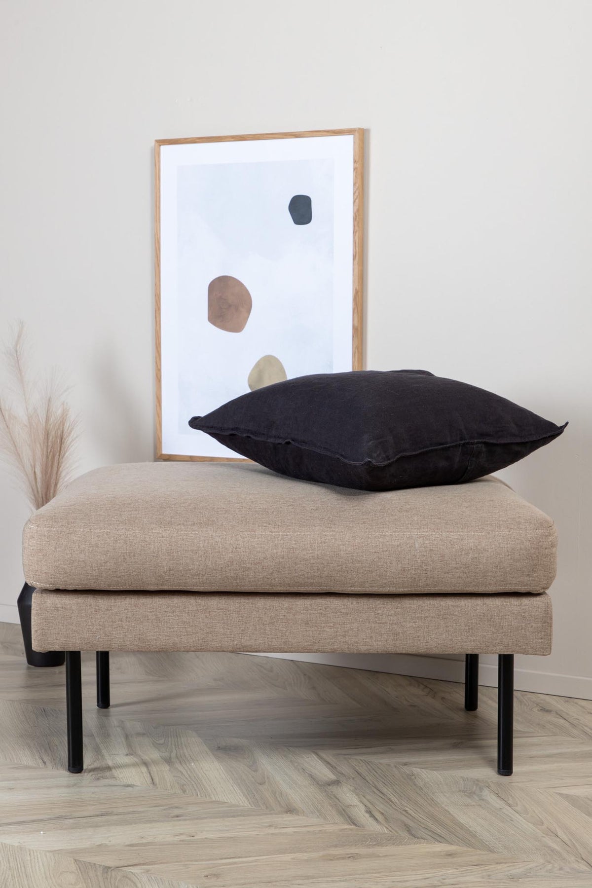 Zoom Ottoman / Pouf in Braun präsentiert im Onlineshop von KAQTU Design AG. Ottoman ist von Venture Home