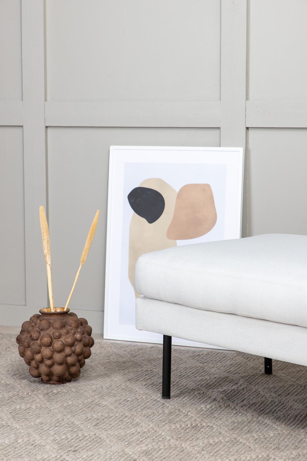 Zoom Ottoman / Pouf in Hell beige präsentiert im Onlineshop von KAQTU Design AG. Ottoman ist von Venture Home