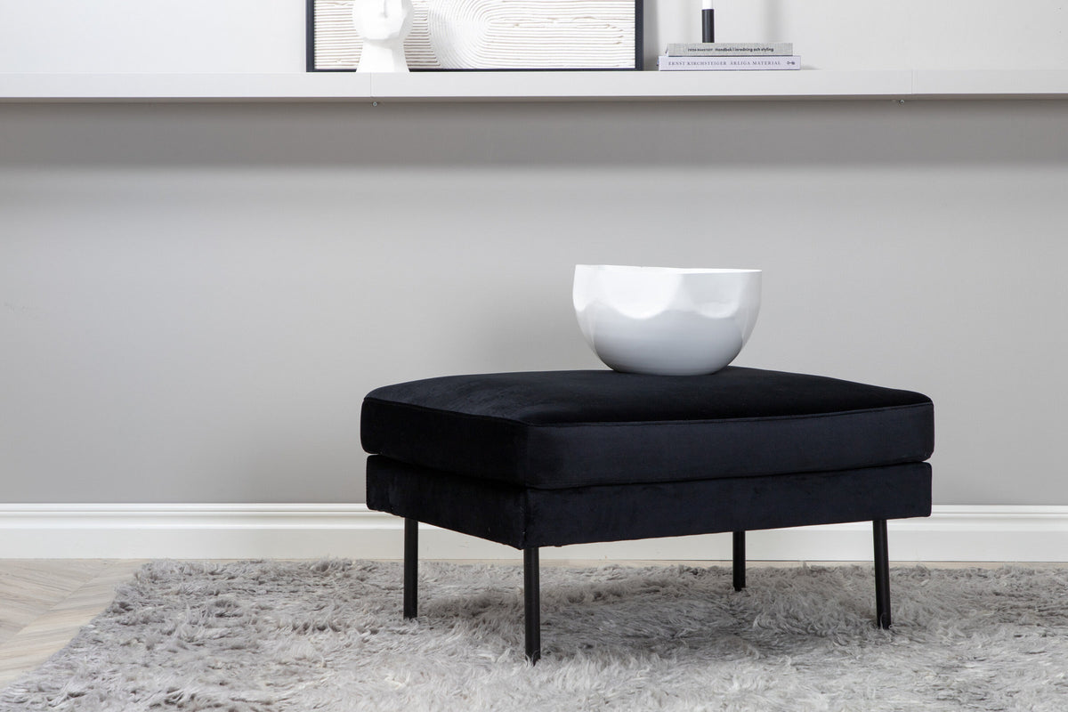 Zoom Ottoman / Pouf in Schwarz präsentiert im Onlineshop von KAQTU Design AG. Ottoman ist von Venture Home