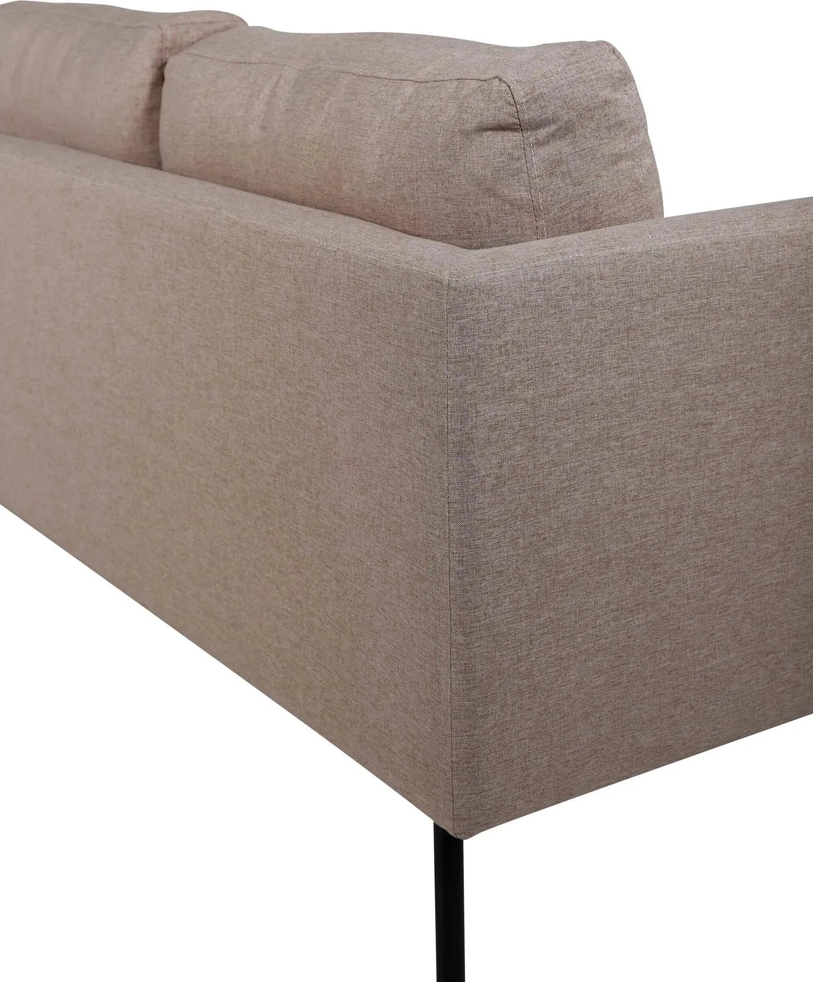 Luxuriöses Zoom U-Sofa von Venture Home mit weichem Samtstoff.