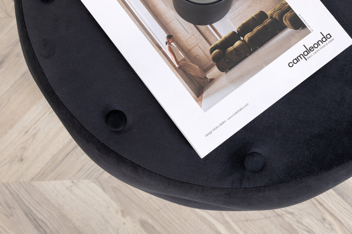 Benjamin Ottoman / Pouf in Schwarz präsentiert im Onlineshop von KAQTU Design AG. Pouf ist von Venture Home