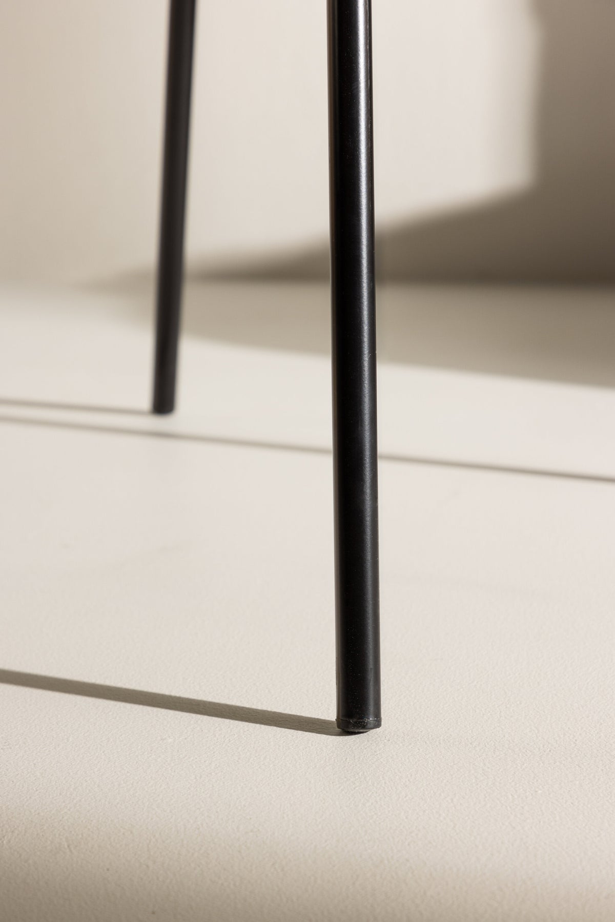 Berit Esszimmerstuhl in Braun präsentiert im Onlineshop von KAQTU Design AG. Schalenstuhl ist von Venture Home
