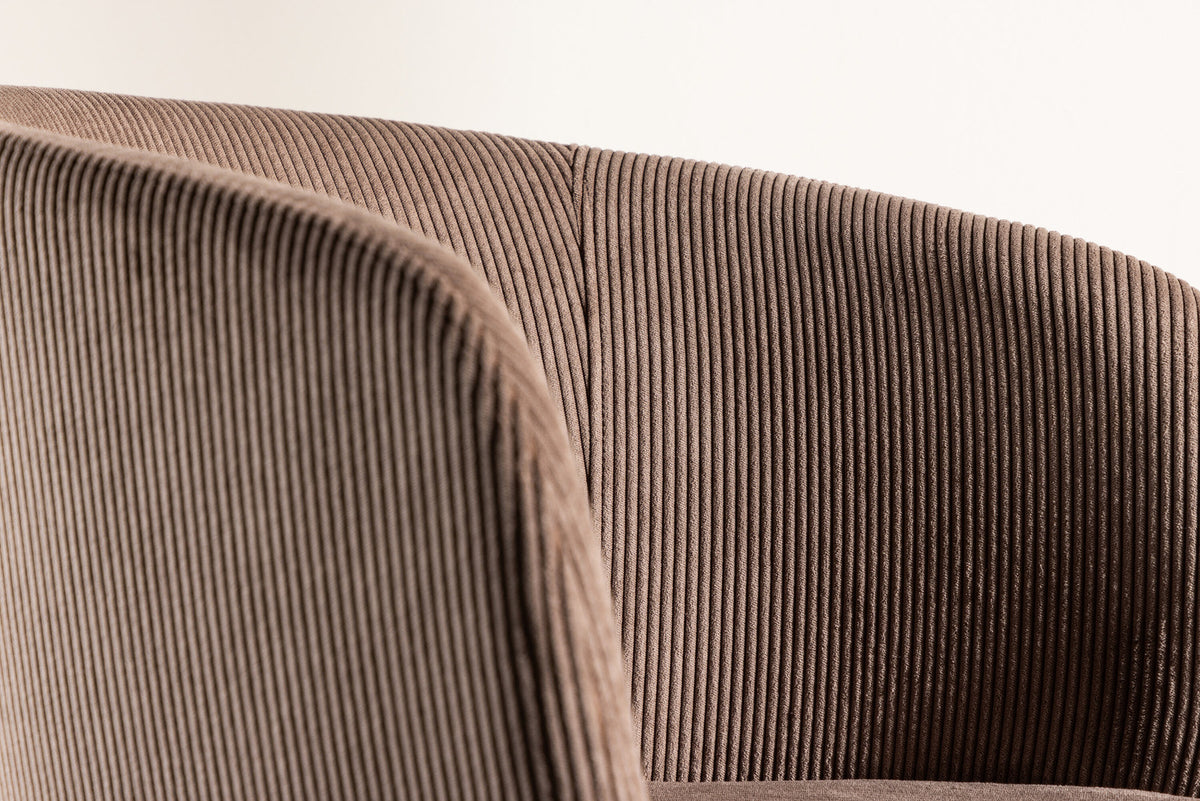 Berit Esszimmerstuhl in Braun präsentiert im Onlineshop von KAQTU Design AG. Schalenstuhl ist von Venture Home