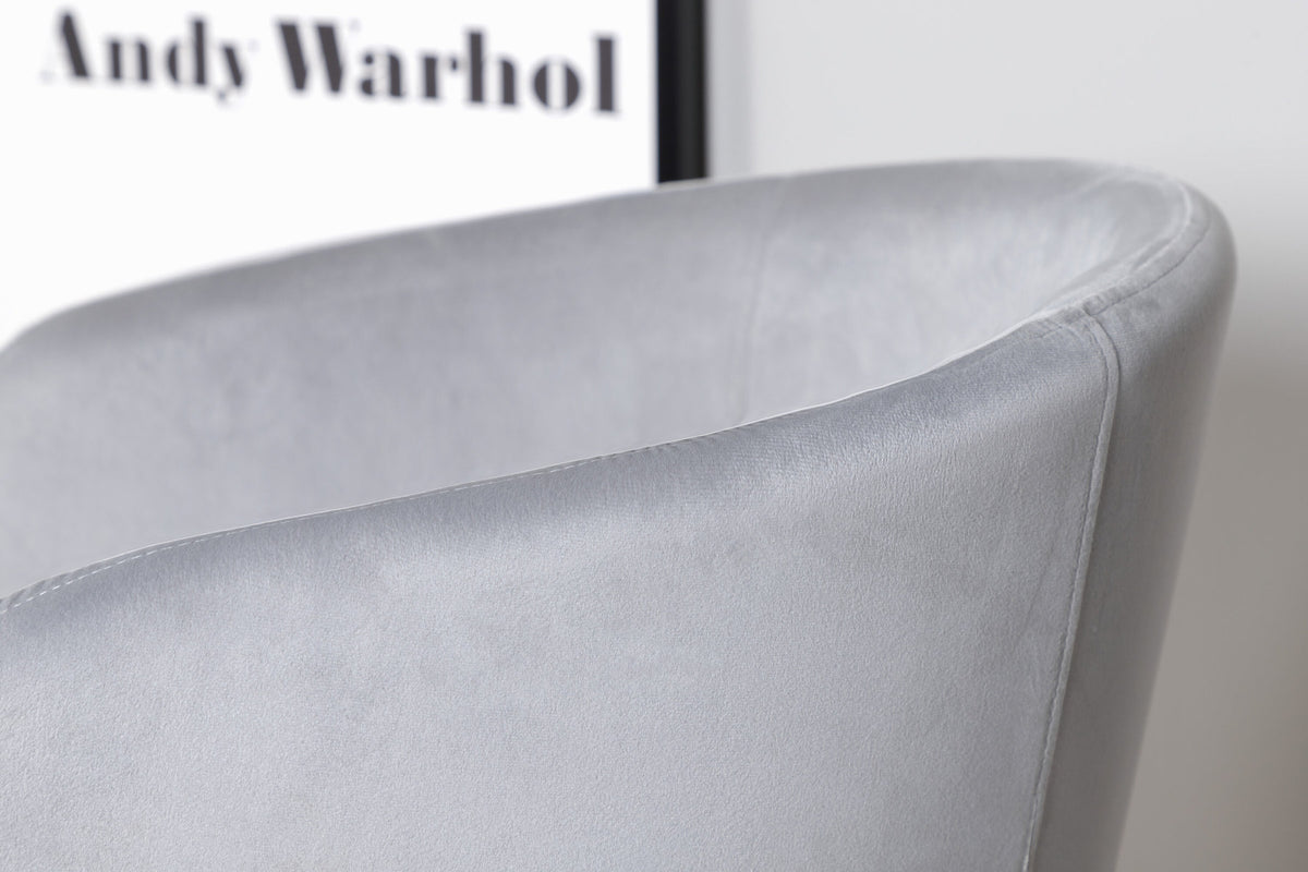 Berit Stuhl in Grau präsentiert im Onlineshop von KAQTU Design AG. Schalenstuhl mit Armlehne ist von Venture Home