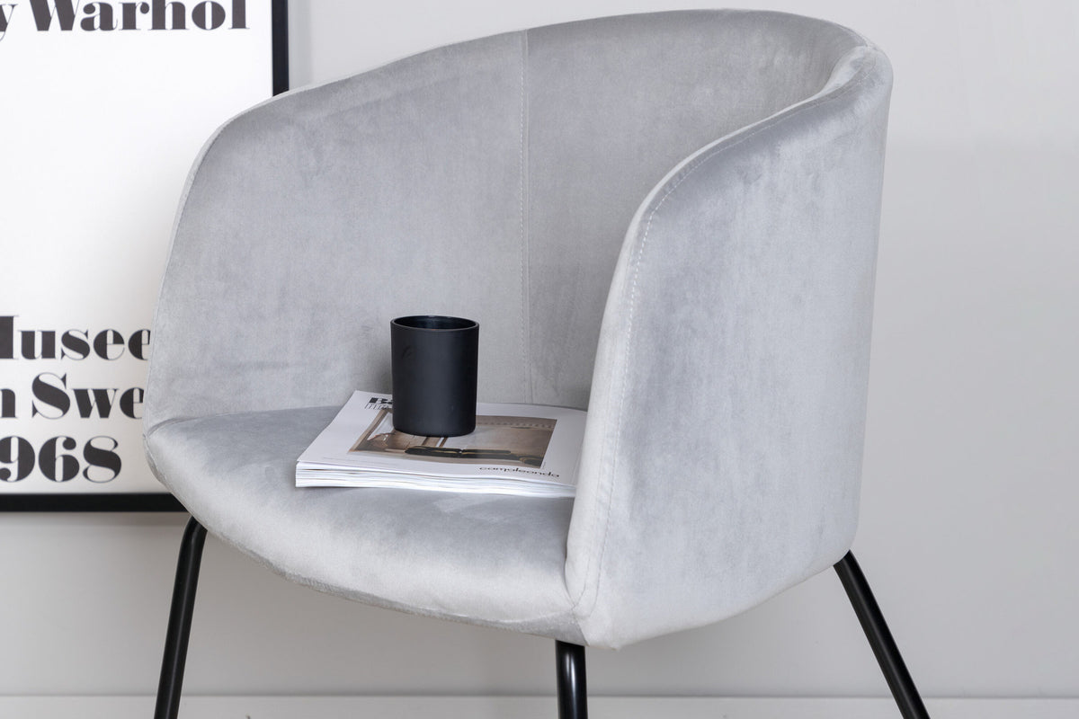 Berit Stuhl in Grau präsentiert im Onlineshop von KAQTU Design AG. Schalenstuhl mit Armlehne ist von Venture Home