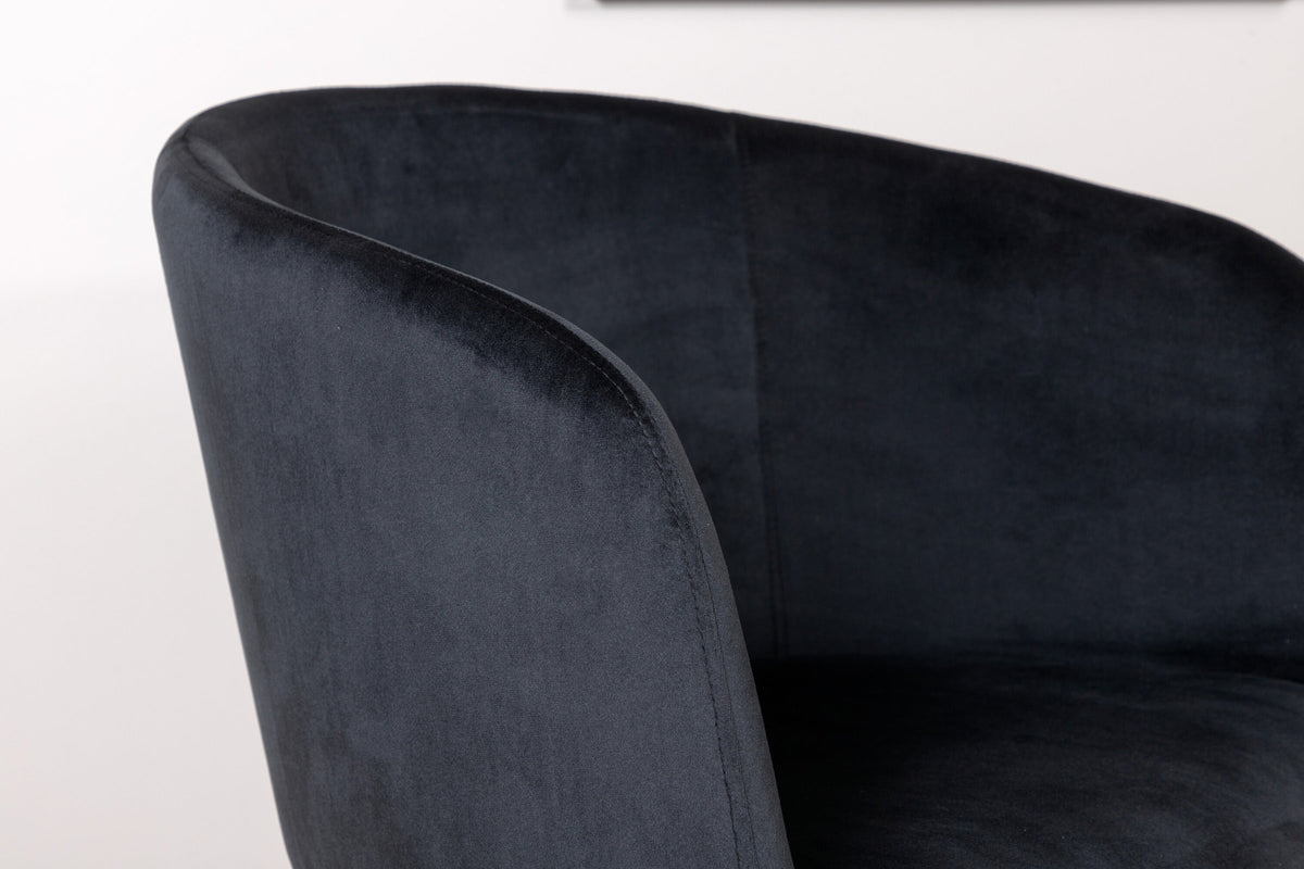 Berit Stuhl in Schwarz präsentiert im Onlineshop von KAQTU Design AG. Stuhl mit Armlehne ist von Venture Home