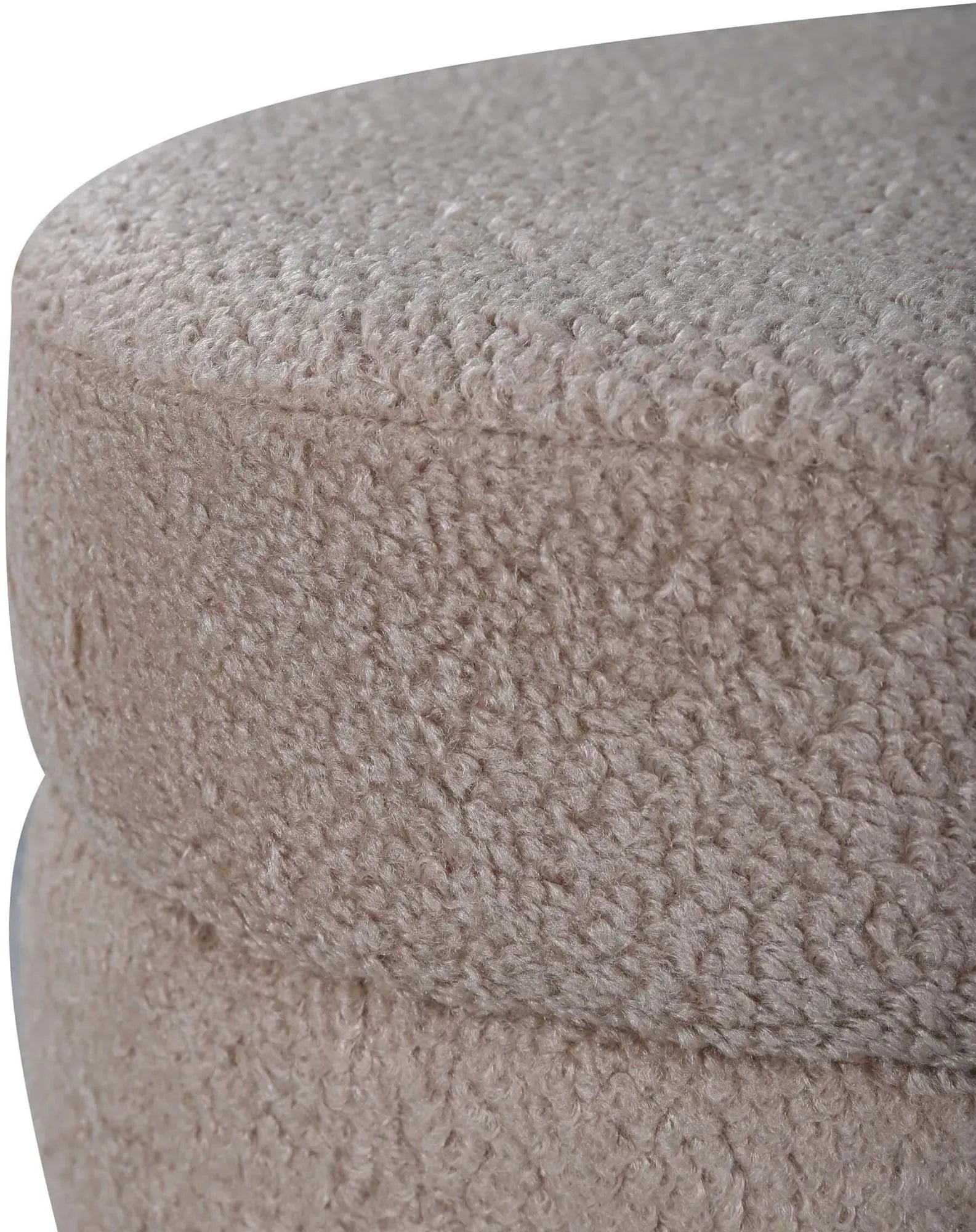 Venture Home Otto: Komfortabler Pouf für zeitlose Wohnkultur.