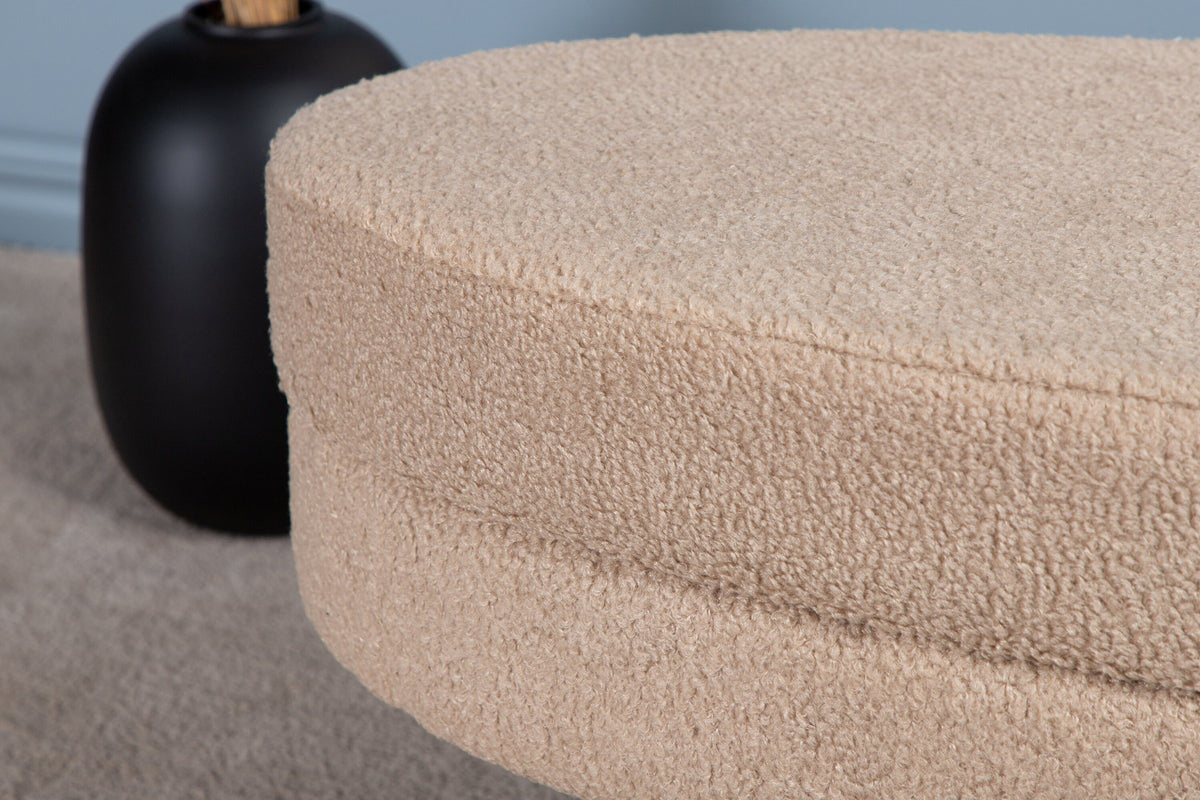Otto Ottoman / Pouf in Beige präsentiert im Onlineshop von KAQTU Design AG. Ottoman ist von Venture Home