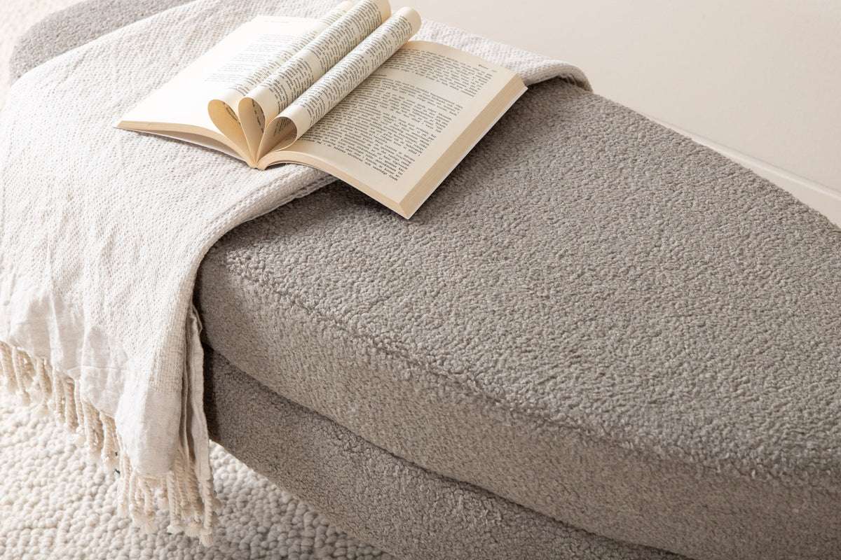 Otto Ottoman / Pouf in Greige präsentiert im Onlineshop von KAQTU Design AG. Ottoman ist von Venture Home