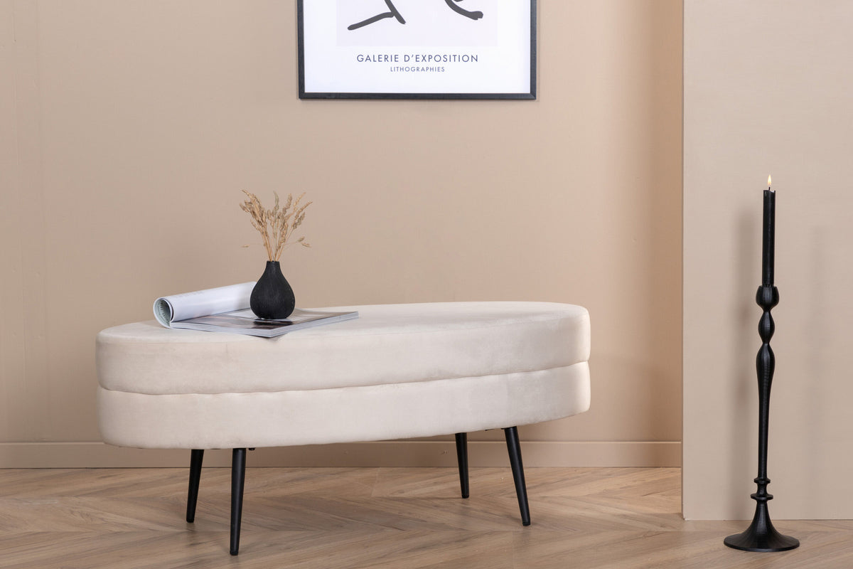 Otto Ottoman / Pouf in Weiss präsentiert im Onlineshop von KAQTU Design AG. Ottoman ist von Venture Home