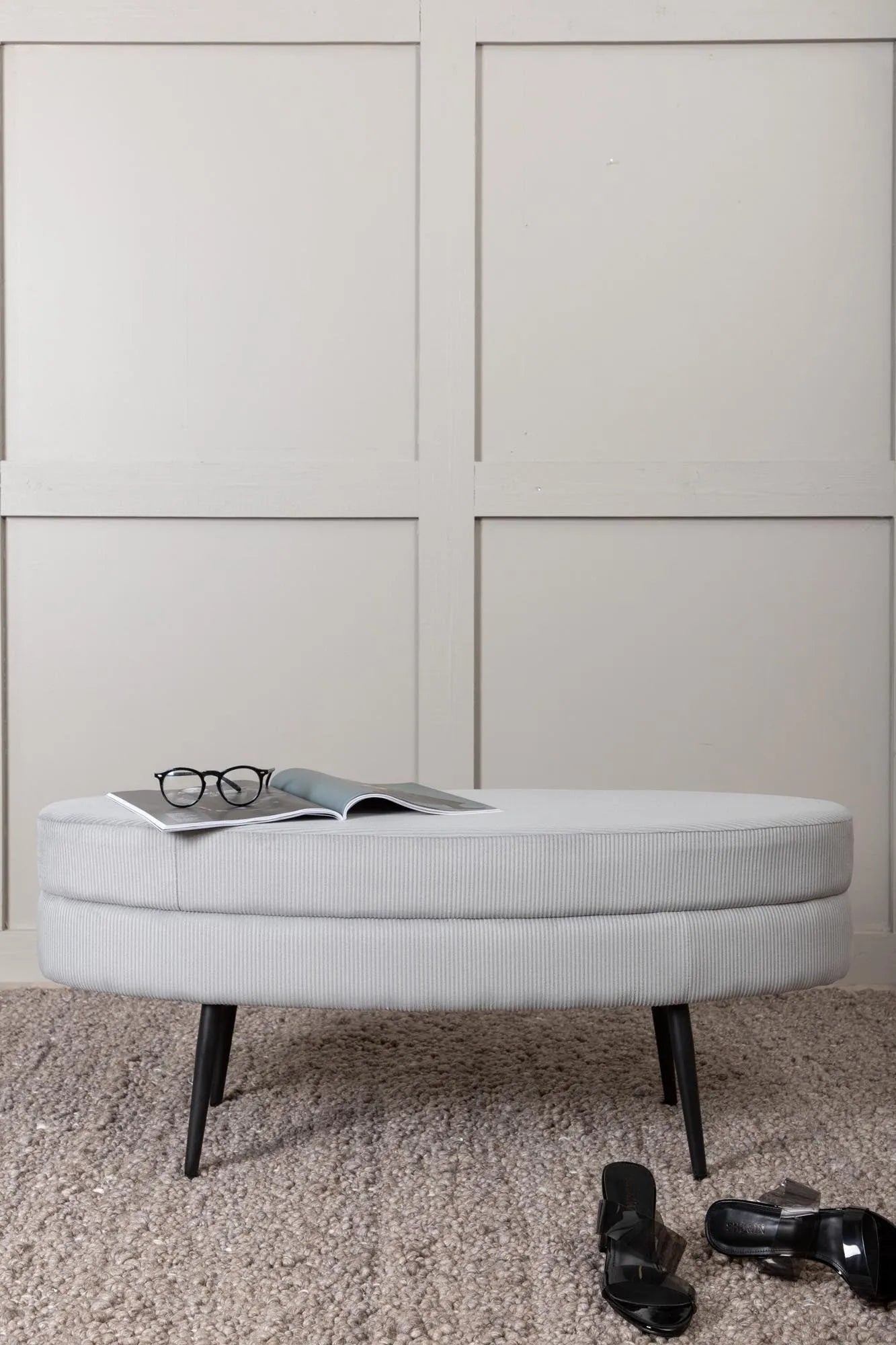 Stilvoller Otto Pouf: Perfekte Ergänzung für modernes Wohndesign.