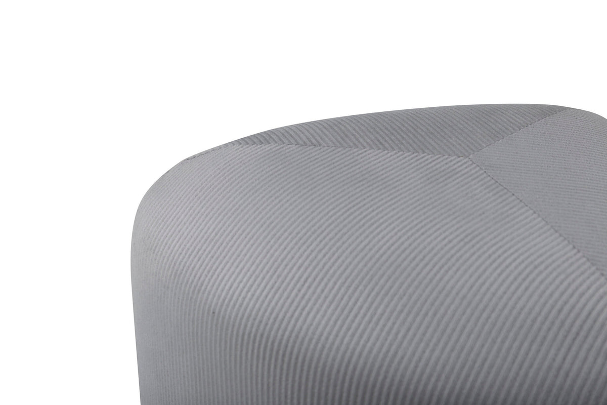 Peg Ottoman / Pouf in Grau präsentiert im Onlineshop von KAQTU Design AG. Pouf ist von Venture Home